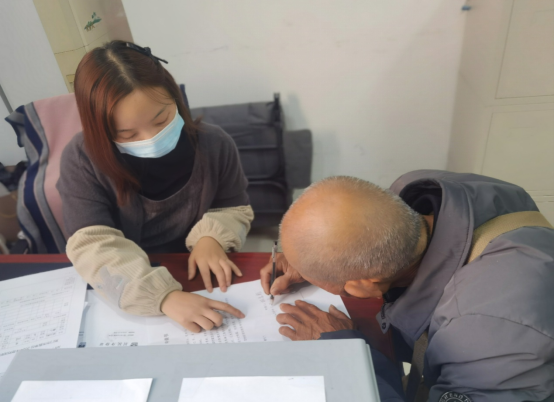 1731055156550512.png 中荊置業(yè)扎實推進特困職工申報工作傳遞溫暖與關(guān)懷313.png