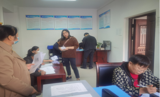 1731055164407652.png 中荊置業(yè)扎實推進特困職工申報工作傳遞溫暖與關(guān)懷412.png